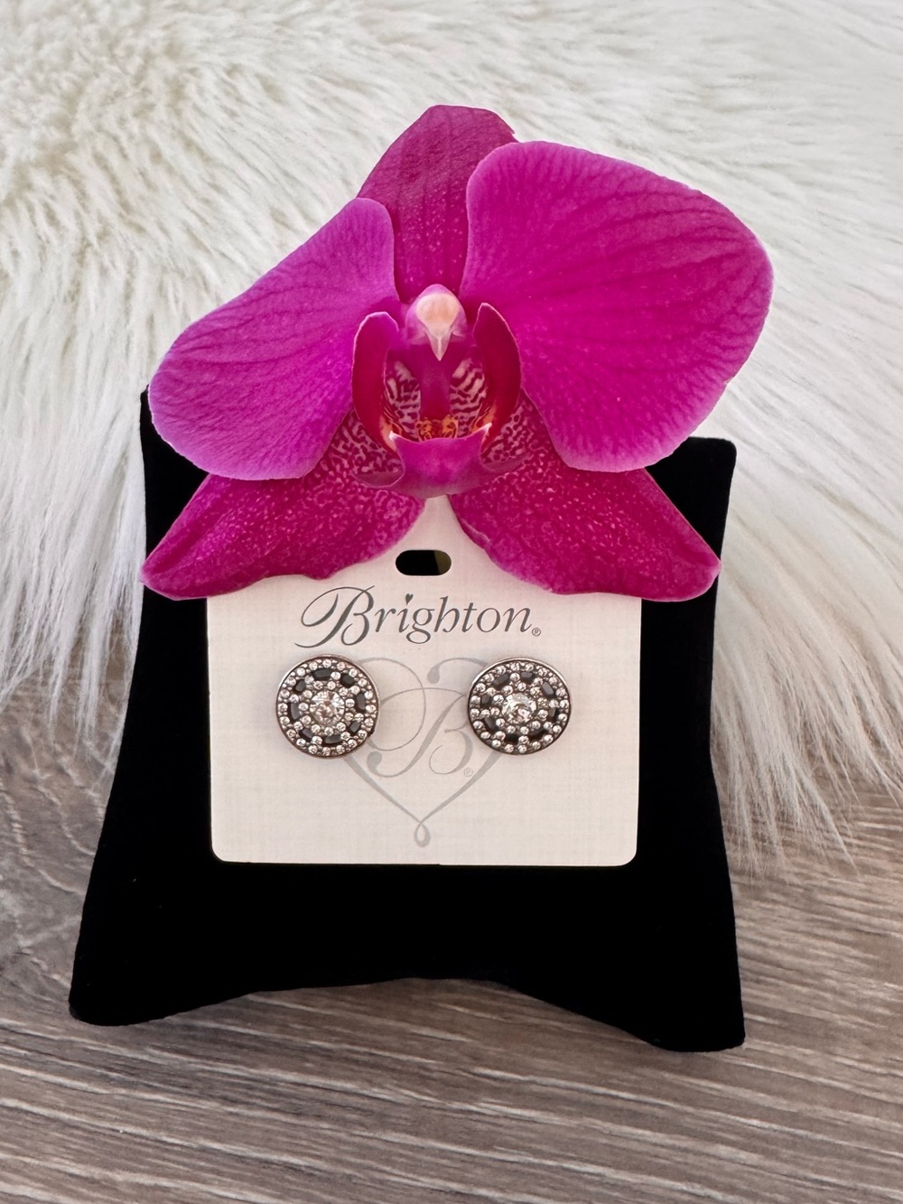 ✨BRIGHTON Illumina Post Earrings